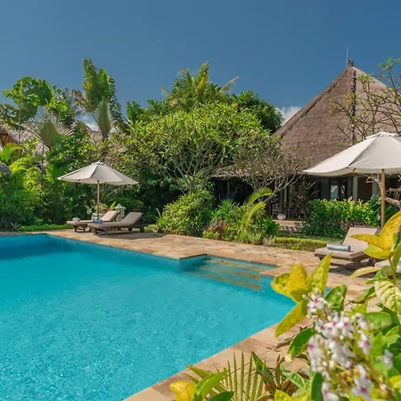 Gorgeous Beachfront Villa Lovina